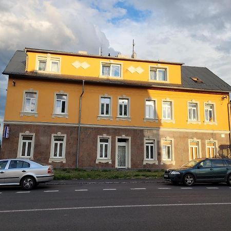 Penzion Duong Apartments Karlovy Vary Esterno foto