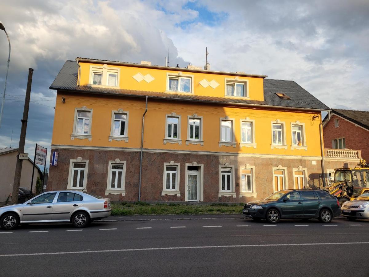 Penzion Duong Apartments Karlovy Vary Esterno foto